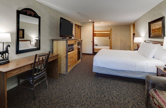 Johnston Oasis: Unique Rooms, Local Spirits & Warm Hospitality, Parking