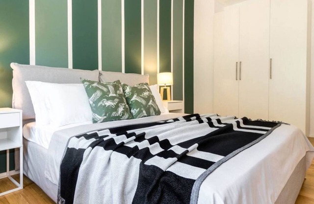 JOIVY Fresh Family Apt for 5 near City Life