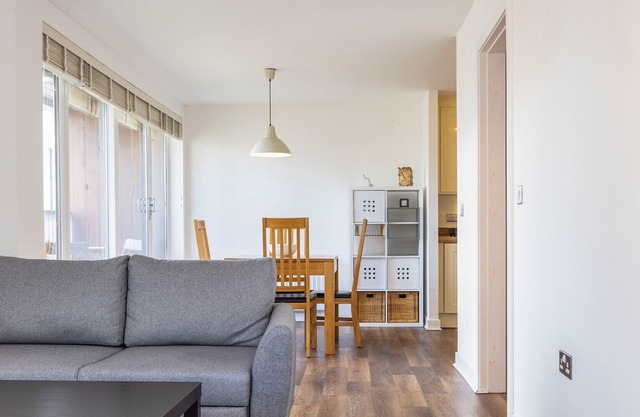 JOIVY Modern 2-bedroom flat near Inverleith Park