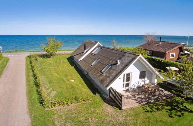 "Jolanta" - 20m from the sea by Interhome