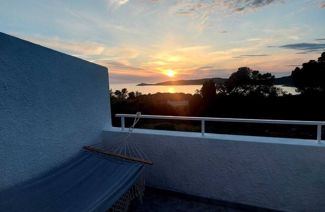 Joli Appartement à Cargèse Avec vue sur mer et Coucher de Soleil