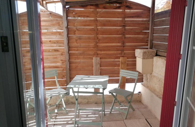 Jolie maison de ville avec terrasse ombragée