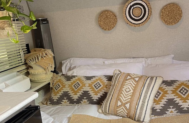 Joshua's Tree Tiny RV (15 Min From Magnolia and Baylor!!)