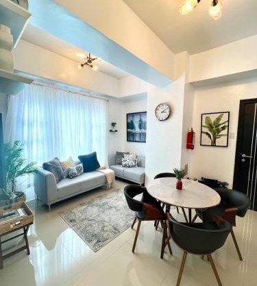 jovi's Condo one pavilion place