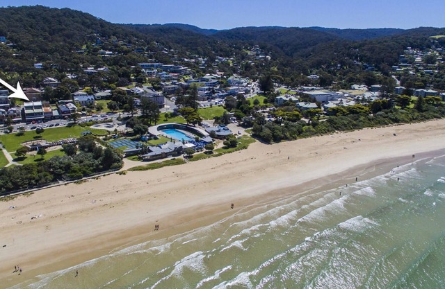 Joy Apartment 5 - Brand New Beachfront Apartment, Views, Linen, WIFI and More