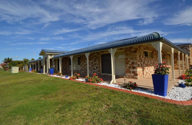 Joycewin close to Crystal Waters Boat Ramp