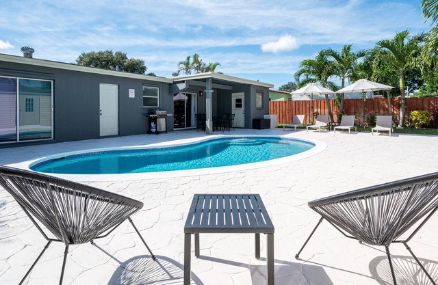 Joyful 3 Bedrooms House with Private Pool & Game Room