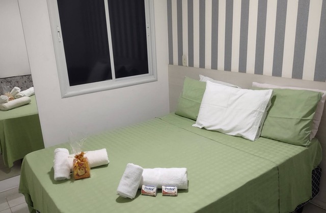 JTR Bedroom and living room, 170m from the beach, wi-fi. pool, Progressive Discounts