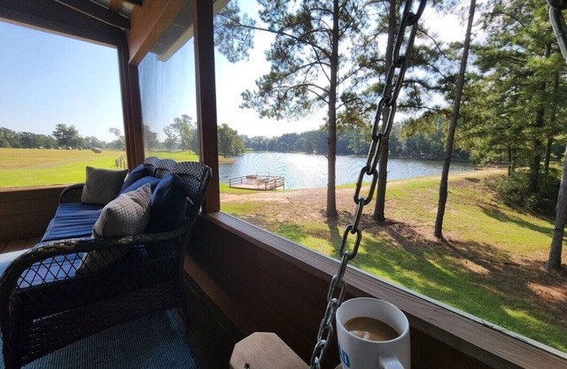 Juju's Pond House on Smith Pond