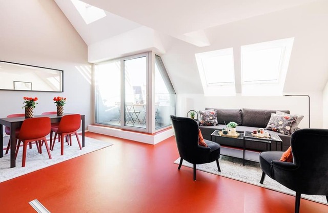 Julius 25 - Modern Comfort, 5 Mins to City Center