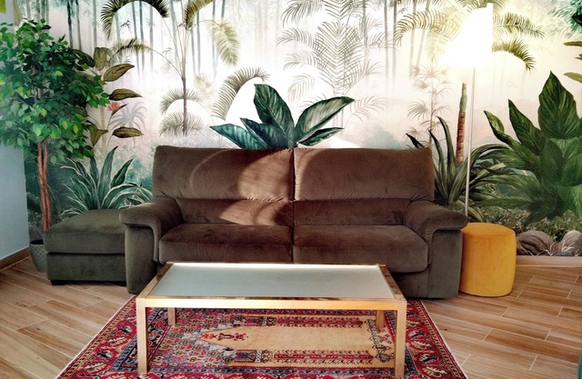 Jungle Sunshine Apartment new one-bedroom apartment with balconies, view and wifi, downtown area
