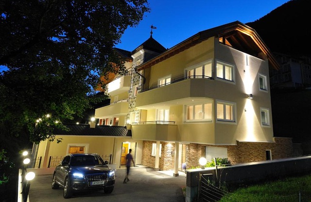 Jungmann Apartments