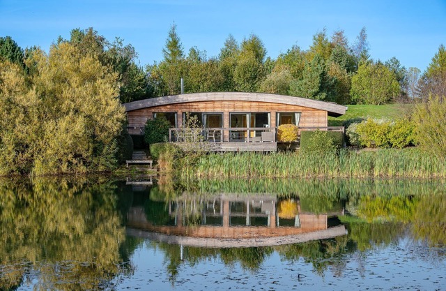 Juniper - a lodge that sleeps 6 guests in 3 bedrooms