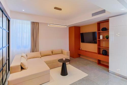 Juno New Boutique Building Apartment with private parking