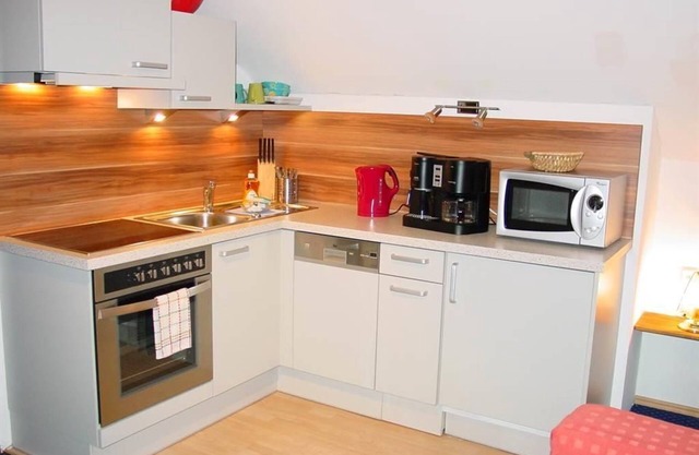Königstuhl/living/bedroom/shower - Ferienwohnungen Almsonne