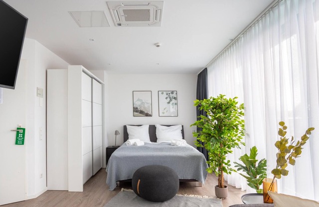 Köln Friesenplatz | Suite XL + Balcony + Sofa Bed