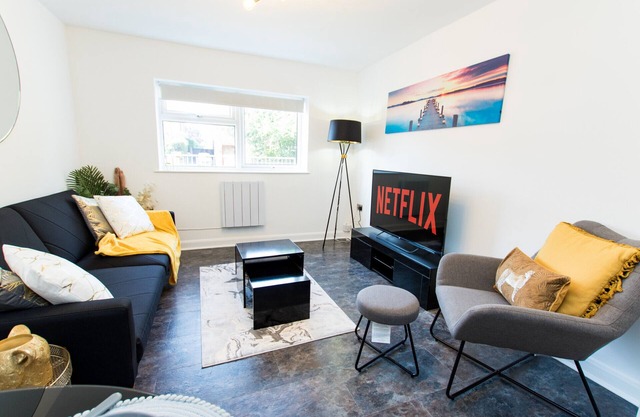 K Suites - Lovely 2 bedroom w/Parking on Premises