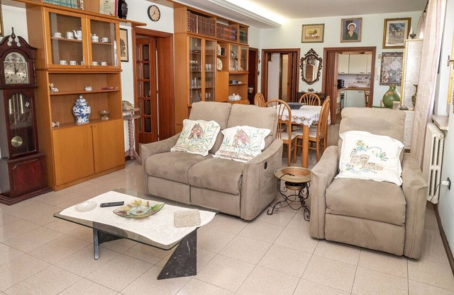 K02 - Castelfidardo, large three-room apartment with two bathrooms