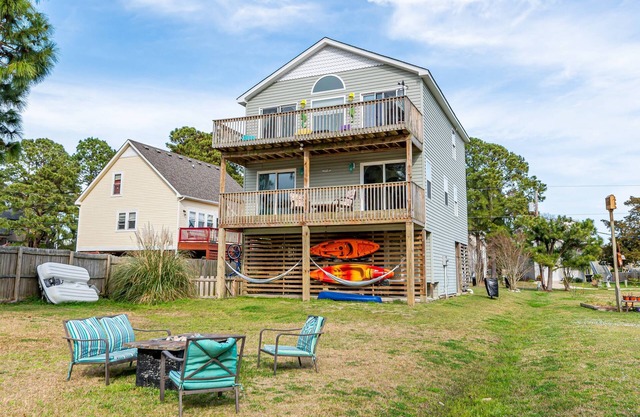 K1565 Sound Waves. Gated Community; Canalfront w/Access; Pets OK; Community Pool!