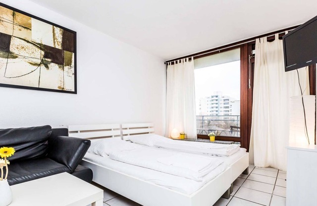 K71 Apartment Cologne in Cologne Junkersdorf with 2 bedrooms, balcony and free W-LAN