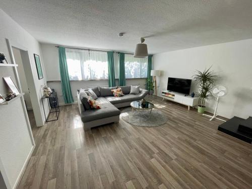 Kaarst-Apt für 4, Zentral, Gemütlich, privater Parkplatz