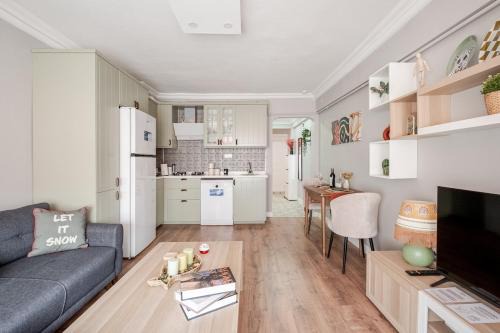 Kadıköy ün Kalbinde Tarihi Rahat Sessiz Daire