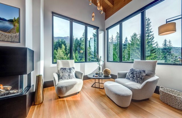 Kadenwood 2924 – Ski in Ski out, Private Pool, Hot Tub, Elevator & Gondola