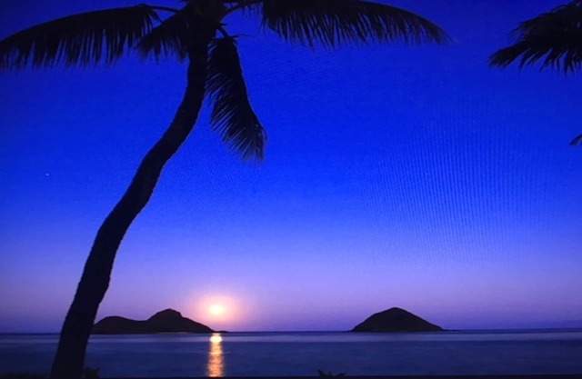 Kailua Lanikai By The Sea- 3 Bed, 2 1/2 Baths, 2200 sq. ft., A/C, Sleeps