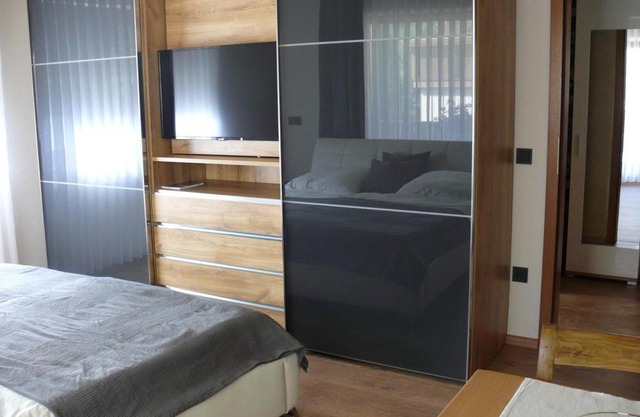 "Kaiser's" Ferienwohnung mit Balkon und Garten