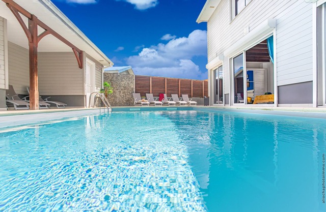Kaju Pool House, close to the beach