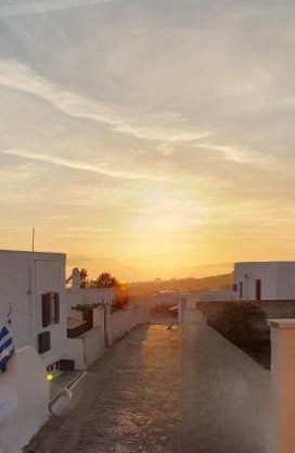 Kalamia's sunny apartment