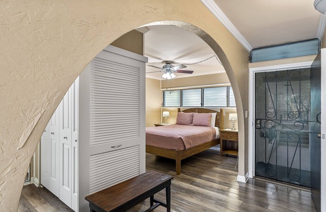 Kalani Kai#104 1st Floor, Remodeled Unit in Heart of Kona Town! Best location
