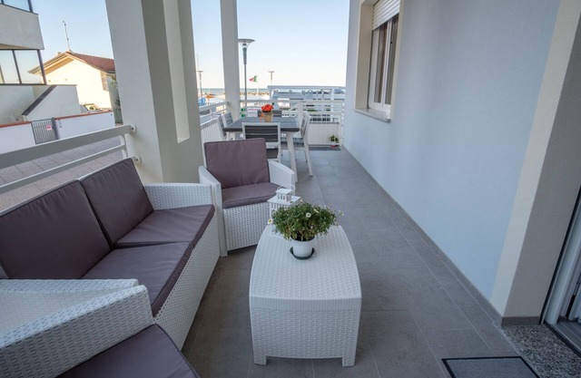 Kalì apartment directly on the beach of San Mauro Mare