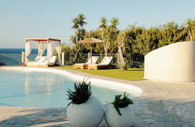 Kalos Luxury Homes, Sea Loft | with Private Jacuzzi, The Beachside Experience