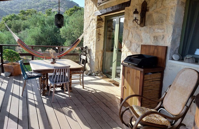 Kalyvitis, Cottage in the olive grove, only 5 min. from the sea