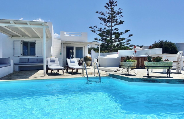 Kamari Villa-F w/Private Pool & Jacuzzi