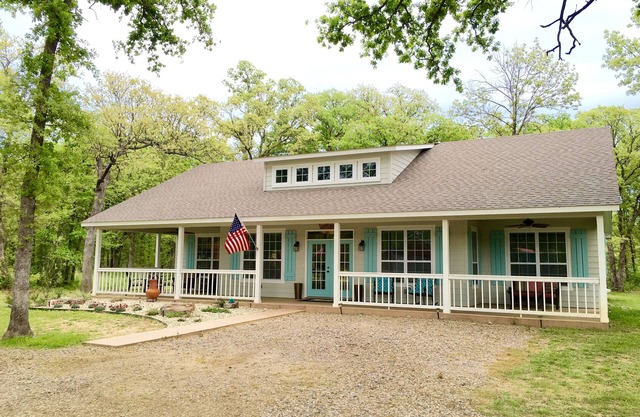 Kamden's Place 4bed/2bath sleeps 16 - Kayaks included!