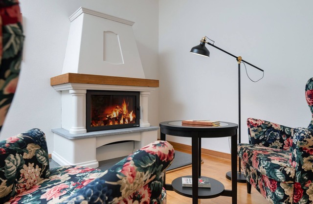 "Kaminzimmer", vacation apartment in the manor house, WLAN free, 72sqm, 2-(4) pers.