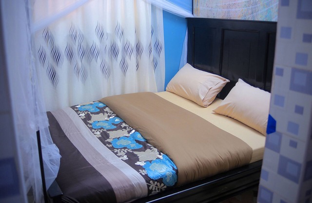 Kampala Free Breakfast, Free WiFi, Free Airport Shuttle