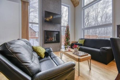 Kanata Tremblant Modern Rustic Chalet Private Spa