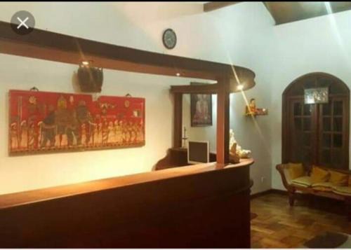 Kandyan Crown Hotel