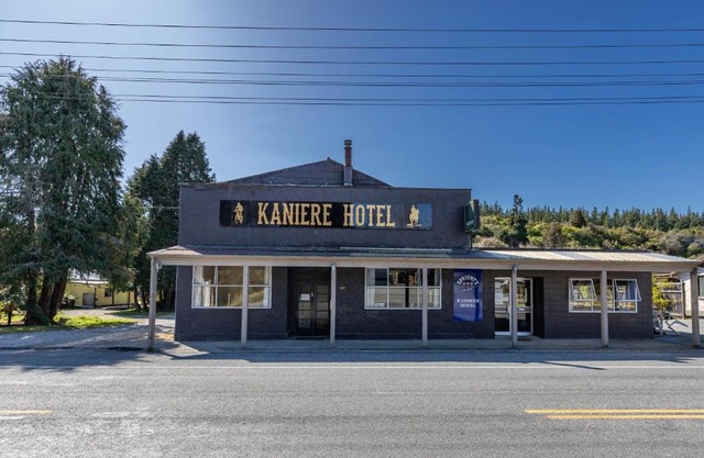 Kaniere Hotel