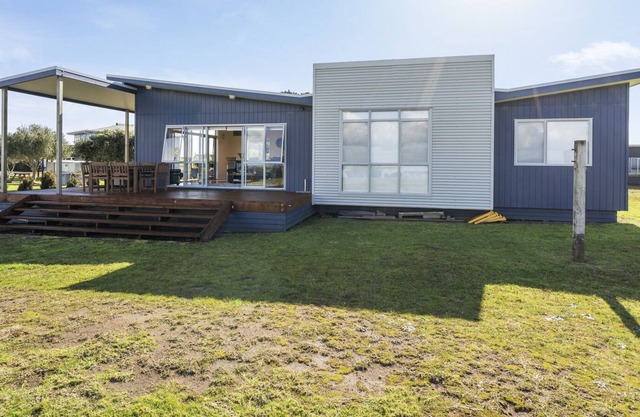 Karikari Beach House - Rangiputa Holiday Home