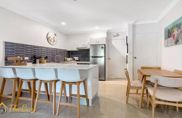 Karinya at Little Beach - Downstairs Unit with Air Con and WiFi