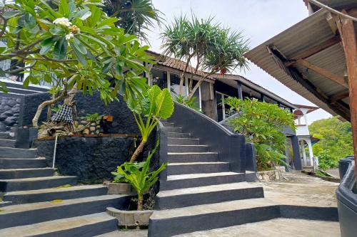 Karlie Inn