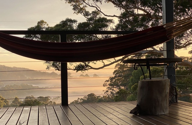Karri Vista - peaceful setting with valley views