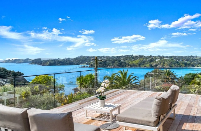 KARU HOUSE | Coast & Country | WINTER DEAL - Stay for 3, Pay for 2