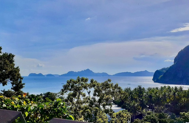 KARUNA JOGLO 4 WITH OCEAN VIEW