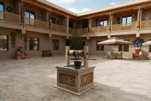Karvon saroy hotel