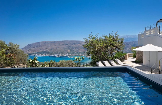 Kassiopeia Villa, 3 BD, private pool with sea view